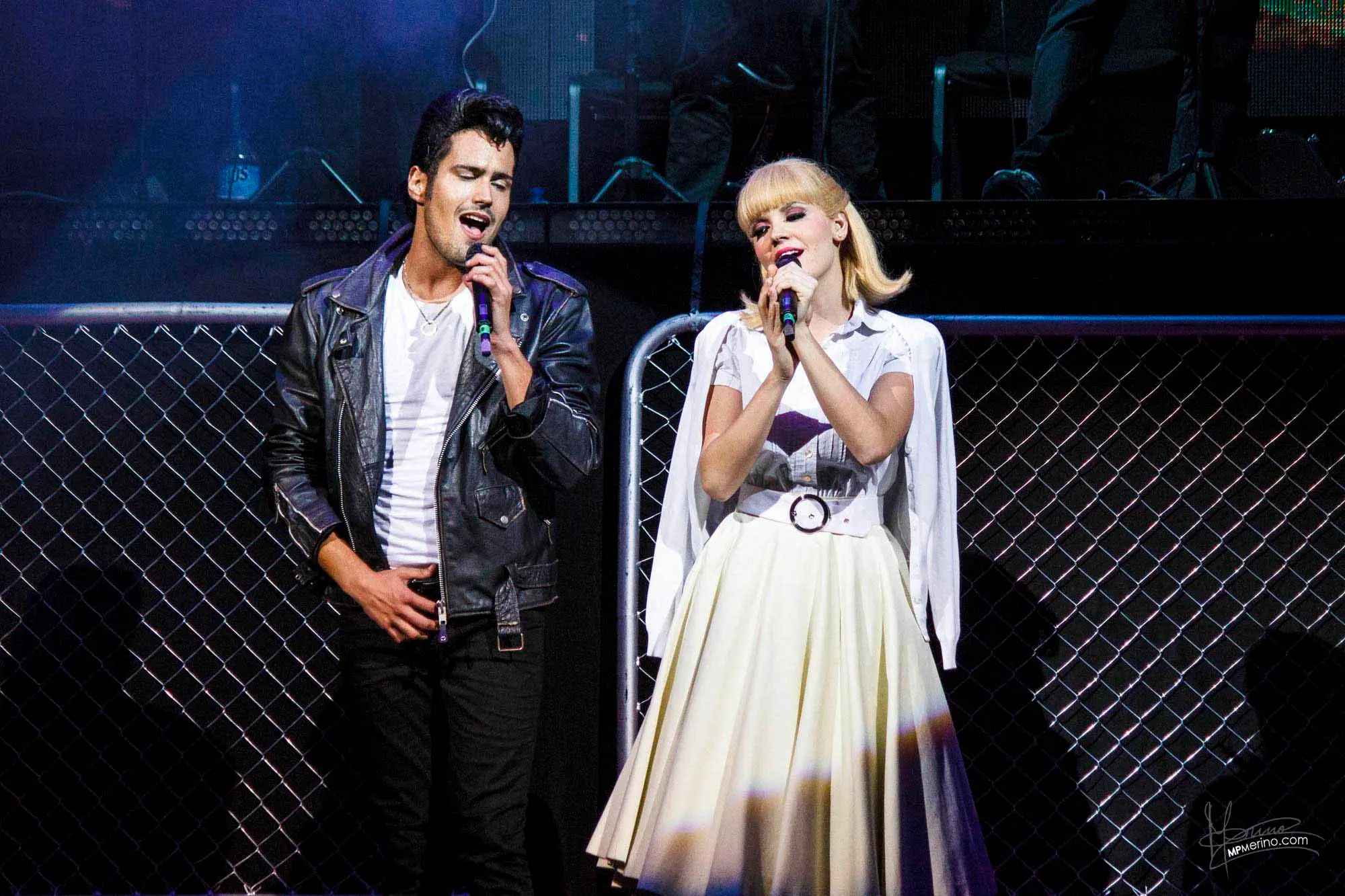 Musical theatre photography, the stars of Grease singing together